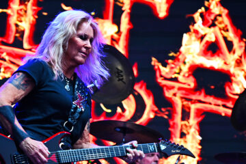 Noticias: Lita Ford – Evil Invaders – Tarraco Black Metal Night II