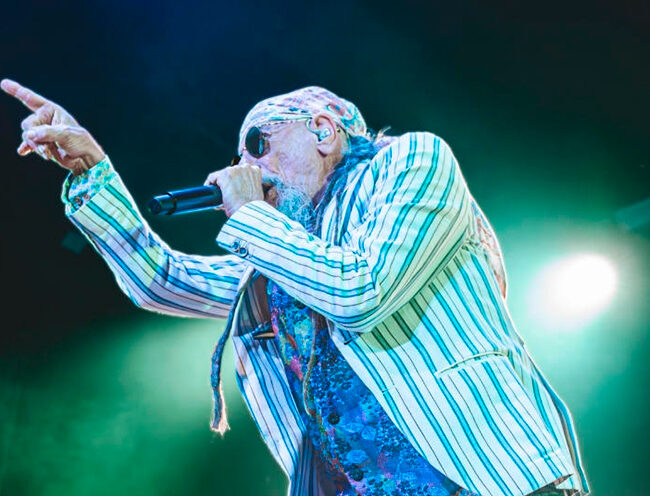 El Drogas lo entregó todo en una noche de Rock ‘n’ Roll