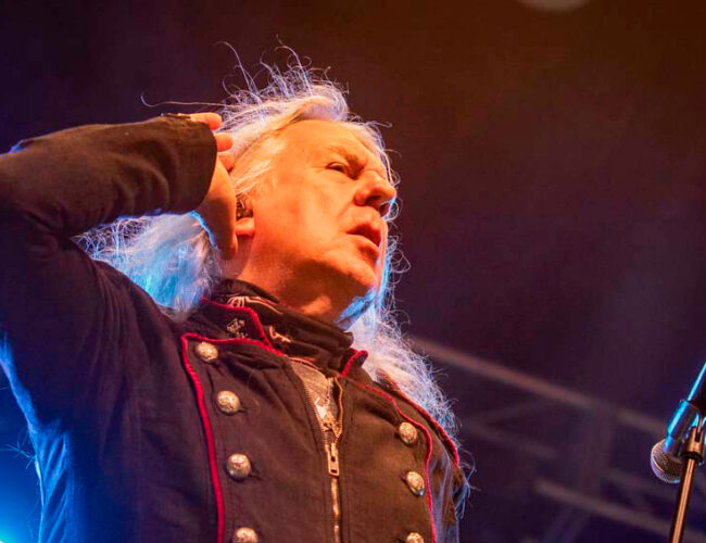 Saxon: El Heavy Metal y la intensidad de una sala