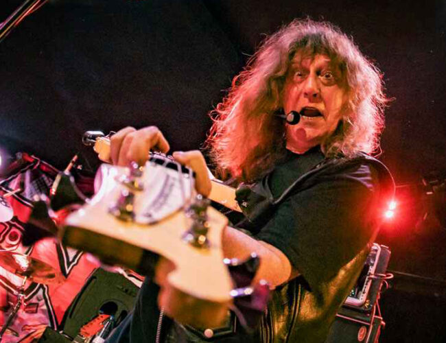 Raven – Sons Of Cult – Razers: Adolescencia y muecas