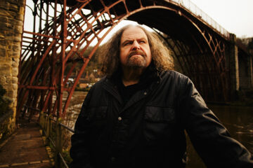 Shane Embury vuelve a atacar con The Bridge To Resolution