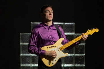 Dallas Seger (David Caress): «El instrumento tiene que estar al servicio de la canción»