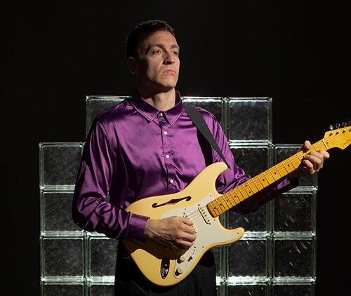 Dallas Seger (David Caress): «El instrumento tiene que estar al servicio de la canción»