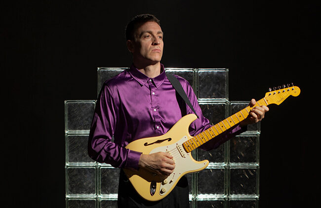 Dallas Seger (David Caress): «El instrumento tiene que estar al servicio de la canción»