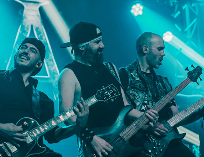 Zenobia celebra sus 20 años en Barcelona con clásicos, piratas y una fiesta sobre el escenario