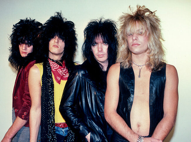 Mötley Crüe recuperan «Take Me To The Top» para celebrar los 45 años de Too Fast For Love