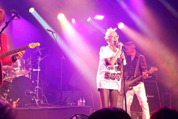 Wendy James revive sus Transvision Vamp a golpes de nostalgia y buena música