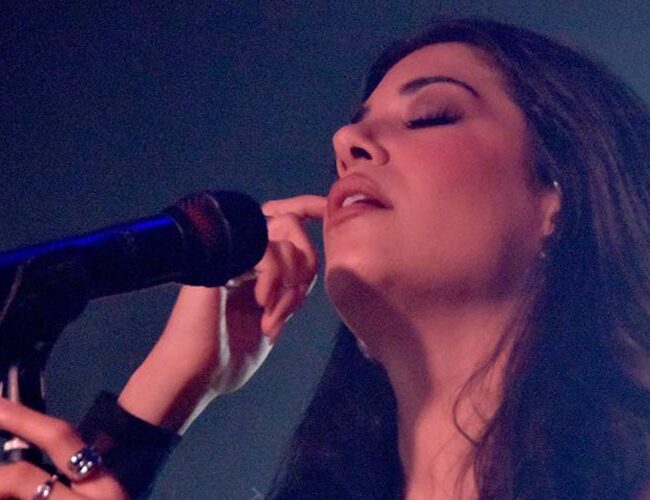 Xandria y el arte de brillar en pleno Eclipse